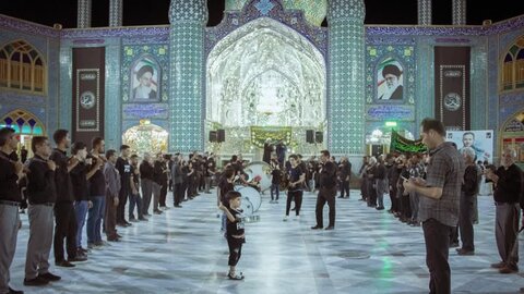 تصاویر / عزاداری روز پنجم محرم هیئات مذهبی آران و بیدگل در حرم مطهر هلال بن علی (ع)