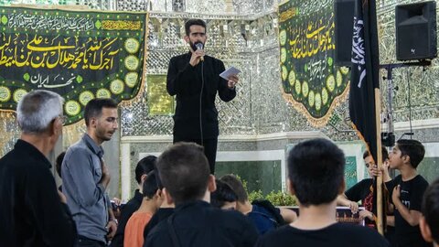 تصاویر / عزاداری روز پنجم محرم هیئات مذهبی آران و بیدگل در حرم مطهر هلال بن علی (ع)