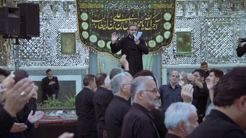 تصاویر / عزاداری روز پنجم محرم هیئات مذهبی آران و بیدگل در حرم مطهر هلال بن علی (ع)