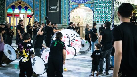 تصاویر / عزاداری روز پنجم محرم هیئات مذهبی آران و بیدگل در حرم مطهر هلال بن علی (ع)