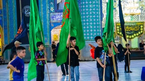 تصاویر / عزاداری روز پنجم محرم هیئات مذهبی آران و بیدگل در حرم مطهر هلال بن علی (ع)