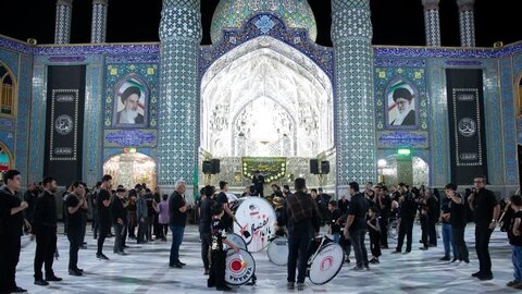 تصاویر / عزاداری روز پنجم محرم هیئات مذهبی آران و بیدگل در حرم مطهر هلال بن علی (ع)