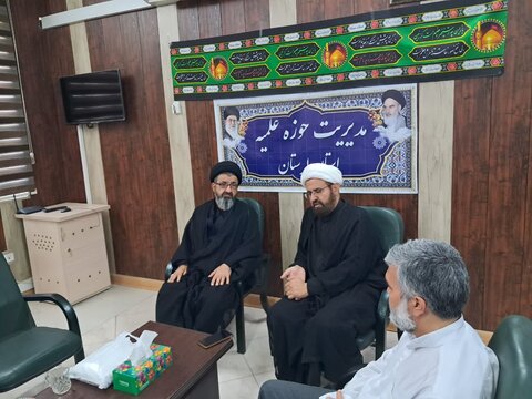 تصاویر نشست هم اندیشی مجمع طلاب لرستانی مقیم قم با مدیر و معاونان حوزه علمیه لرستان