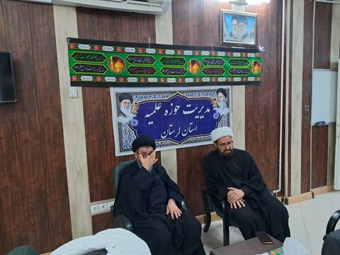 تصاویر نشست هم اندیشی مجمع طلاب لرستانی مقیم قم با مدیر و معاونان حوزه علمیه لرستان