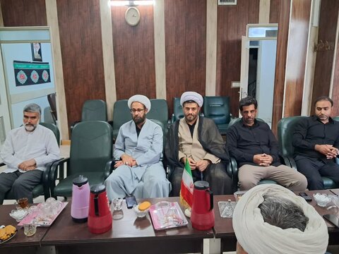 تصاویر نشست هم اندیشی مجمع طلاب لرستانی مقیم قم با مدیر و معاونان حوزه علمیه لرستان