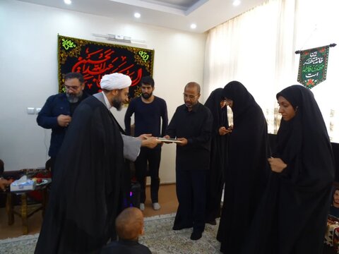 گزارش تصویری از حضور مدیر حوزه های علمیه خواهران در منزل تعدادی از خانواده های شهید حوزوی، جنگ تحمیلی 12 روزه رژیم صهیونیستی به ایران اسلامی