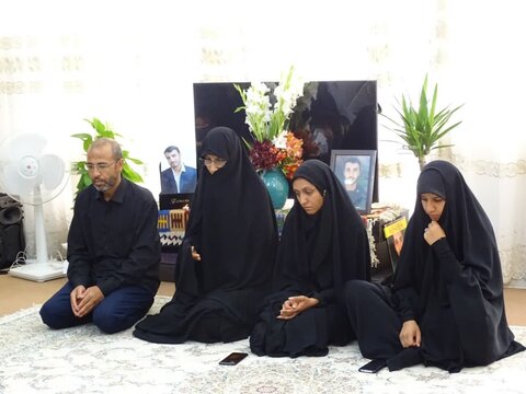 گزارش تصویری از حضور مدیر حوزه های علمیه خواهران در منزل تعدادی از خانواده های شهید حوزوی، جنگ تحمیلی 12 روزه رژیم صهیونیستی به ایران اسلامی