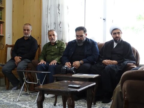 گزارش تصویری از حضور مدیر حوزه های علمیه خواهران در منزل تعدادی از خانواده های شهید حوزوی، جنگ تحمیلی 12 روزه رژیم صهیونیستی به ایران اسلامی