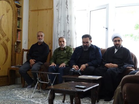 گزارش تصویری از حضور مدیر حوزه های علمیه خواهران در منزل تعدادی از خانواده های شهید حوزوی، جنگ تحمیلی 12 روزه رژیم صهیونیستی به ایران اسلامی