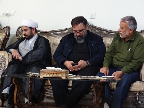گزارش تصویری از حضور مدیر حوزه های علمیه خواهران در منزل تعدادی از خانواده های شهید حوزوی، جنگ تحمیلی 12 روزه رژیم صهیونیستی به ایران اسلامی