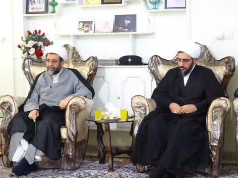 گزارش تصویری از حضور مدیر حوزه های علمیه خواهران در منزل تعدادی از خانواده های شهید حوزوی، جنگ تحمیلی 12 روزه رژیم صهیونیستی به ایران اسلامی