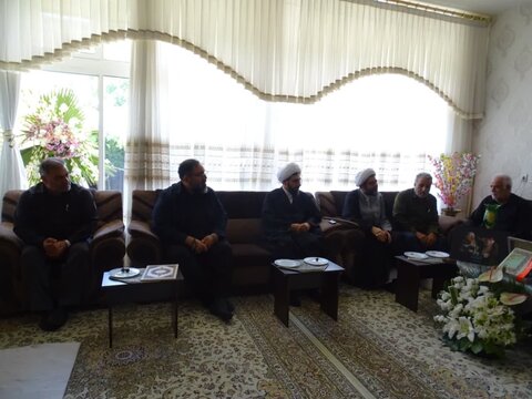 گزارش تصویری از حضور مدیر حوزه های علمیه خواهران در منزل تعدادی از خانواده های شهید حوزوی، جنگ تحمیلی 12 روزه رژیم صهیونیستی به ایران اسلامی