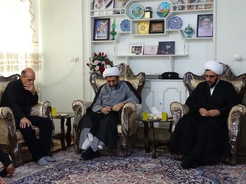 گزارش تصویری از حضور مدیر حوزه های علمیه خواهران در منزل تعدادی از خانواده های شهید حوزوی، جنگ تحمیلی 12 روزه رژیم صهیونیستی به ایران اسلامی