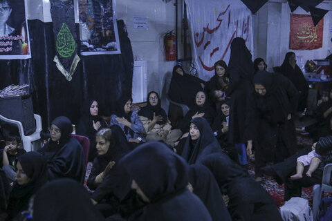 تصاویر| برپایی هیئت خانگی امام حسن(ع) در شیراز