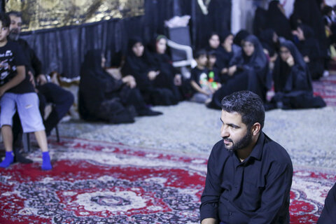 تصاویر| برپایی هیئت خانگی امام حسن(ع) در شیراز