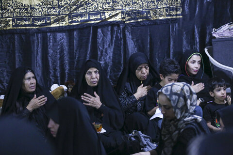 تصاویر| برپایی هیئت خانگی امام حسن(ع) در شیراز