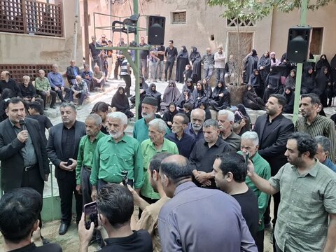 تصاویر/ رونمایی از لوح آداب سنت نذری سادات دهه دار محرم در روستای نشلج