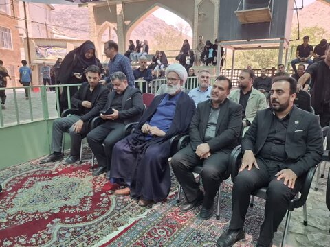 تصاویر/ رونمایی از لوح آداب سنت نذری سادات دهه دار محرم در روستای نشلج