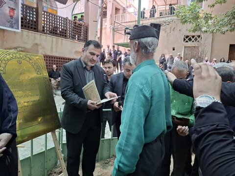 تصاویر/ تجلیل از سادات دهه دار محرم روستای نشلج کاشان