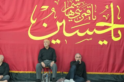 تصاویر شب ششم عزاداری امام حسین(ع)و یاران باوفای ایشان در حسینیه ثارالله سپاه خرم آباد