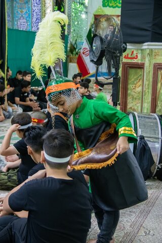 تصاویر/ تجمع بزرگ احلی من العسل نوجوانان حسینی آران و بیدگل در نجف ایران؛