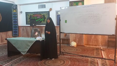 برگزاری کارگاه‌های آموزشی هلال احمر و غسل و کفن میت در مدرسه علمیه تخصصی فاطمیه کرمان