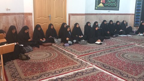 برگزاری کارگاه‌های آموزشی هلال احمر و غسل و کفن میت در مدرسه علمیه تخصصی فاطمیه کرمان