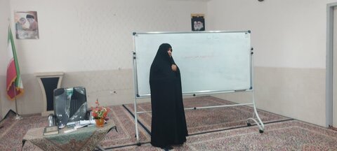 تصاویر/ کارگاه آموزشی غسل و کفن میت در مدرسه علمیه الزهرا(س)شهداد