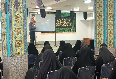 تصاویر/ نشست علمی پژوهشی در مدرسه علمیه تخصصی حضرت زینب کبری رفسنجان