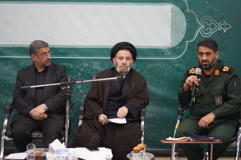 تصاویر جلسه قرارگاه تبیین در دفتر نماینده ولی فقیه در لرستان