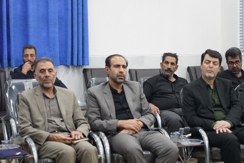 تصاویر جلسه قرارگاه تبیین در دفتر نماینده ولی فقیه در لرستان