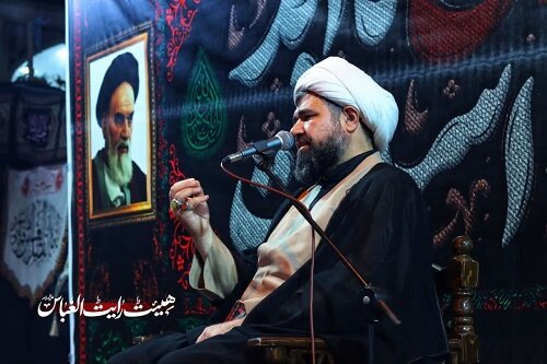 مراسم عزاداری پنجمین شب محرم در مدرسه علمیه امام خمینی(ره) کرمانشاه برگزار شد+تصاویر