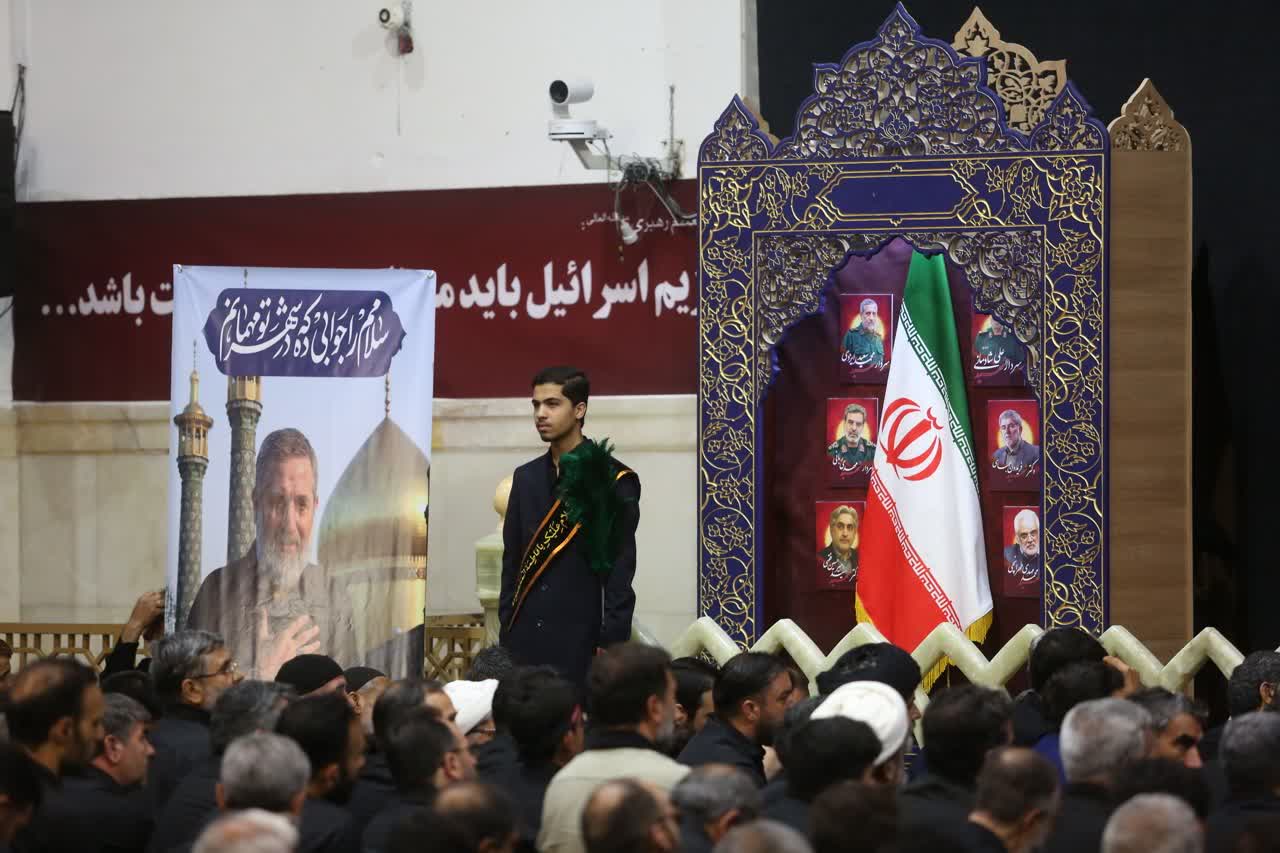 شکوه حضور در وداع با «حاج رمضان» مظلومان غزه / میرباقری: در جنگ تحمیلی ۱۲ روزه وارد مرحله جدیدی از مبارزه ایمان و کفر شدیم