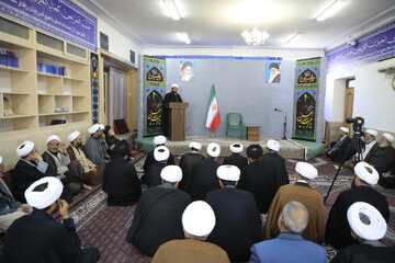 جنگ نامتقارن امروز، آزمون اراده‌های مستحکم مذهبی و انقلابی است