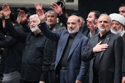 تصاویر/ اولین شب مراسم عزاداری ایام شهادت حضرت اباعبدالله الحسین علیه‌السلام در حسینیه امام خمینی(ره)