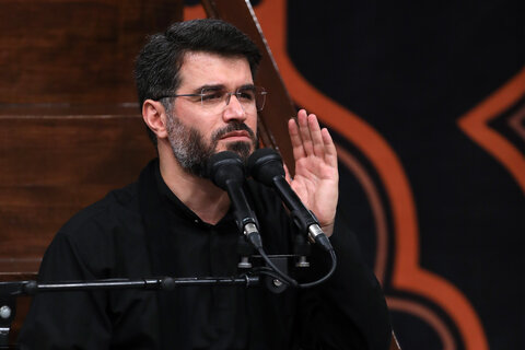 تصاویر/ اولین شب مراسم عزاداری ایام شهادت حضرت اباعبدالله الحسین علیه‌السلام در حسینیه امام خمینی(ره)