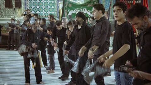 تصاویر/عزاداری شب هفتم  محرم هیئات مذهبی آران و  بیدگل  در حرم هلال بن علی(ع)