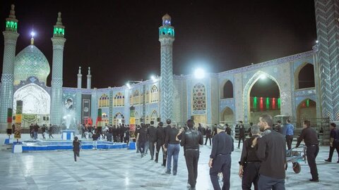 تصاویر/عزاداری شب هفتم  محرم هیئات مذهبی آران و  بیدگل  در حرم هلال بن علی(ع)