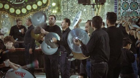 تصاویر/عزاداری شب هفتم  محرم هیئات مذهبی آران و  بیدگل  در حرم هلال بن علی(ع)