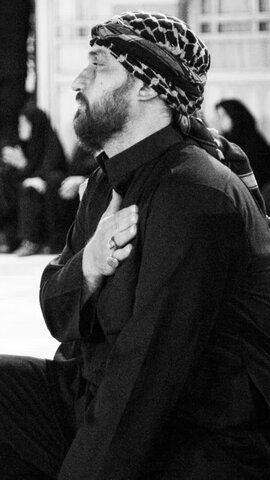 تصاویر/عزاداری شب هفتم  محرم هیئات مذهبی آران و  بیدگل  در حرم هلال بن علی(ع)