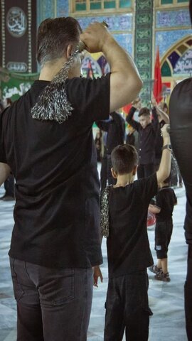 تصاویر/عزاداری شب هفتم  محرم هیئات مذهبی آران و  بیدگل  در حرم هلال بن علی(ع)