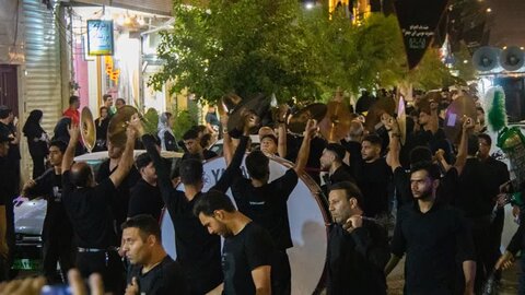 تصاویر/عزاداری شب هفتم  محرم هیئات مذهبی آران و  بیدگل  در حرم هلال بن علی(ع)