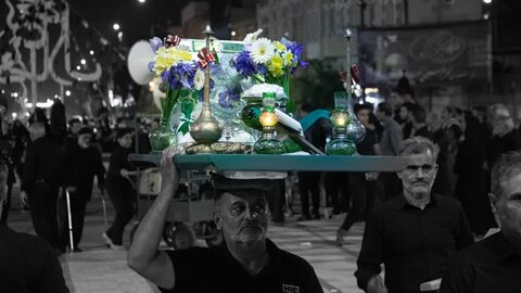 تصاویر/عزاداری شب هفتم  محرم هیئات مذهبی آران و  بیدگل  در حرم هلال بن علی(ع)