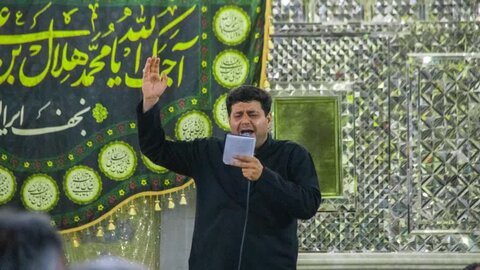 تصاویر/عزاداری شب هفتم  محرم هیئات مذهبی آران و  بیدگل  در حرم هلال بن علی(ع)