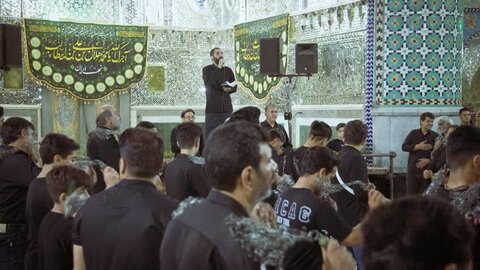 تصاویر/عزاداری شب هفتم  محرم هیئات مذهبی آران و  بیدگل  در حرم هلال بن علی(ع)