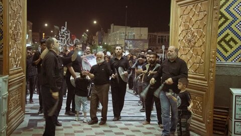 تصاویر/عزاداری شب هفتم  محرم هیئات مذهبی آران و  بیدگل  در حرم هلال بن علی(ع)