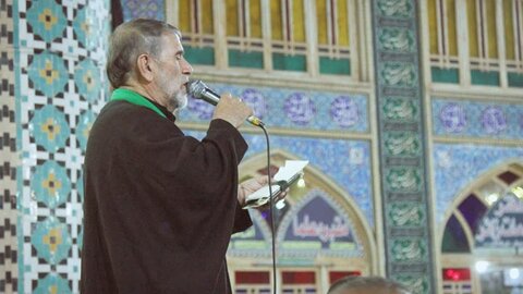 تصاویر/عزاداری شب هفتم  محرم هیئات مذهبی آران و  بیدگل  در حرم هلال بن علی(ع)