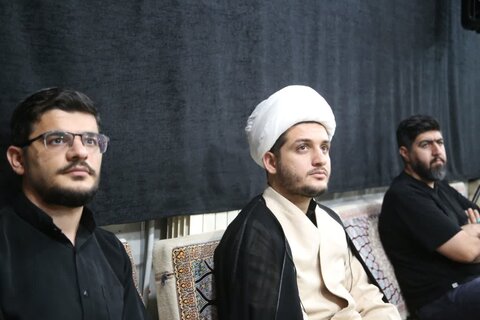 تصاویر/برگزاری مراسم عزاداری هفتمین شب محرم درمدرسه علمیه صاحب‌الزمان ایلام