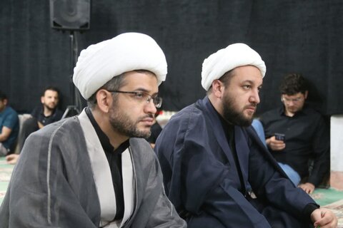 تصاویر/برگزاری مراسم عزاداری هفتمین شب محرم درمدرسه علمیه صاحب‌الزمان ایلام