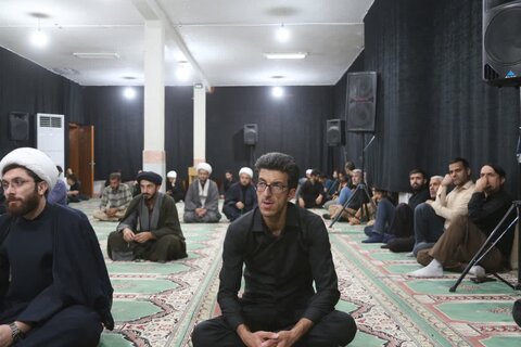 تصاویر/برگزاری مراسم عزاداری هفتمین شب محرم درمدرسه علمیه صاحب‌الزمان ایلام